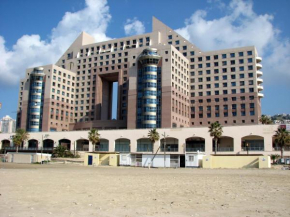  Apartments on the Beach  Хайфа